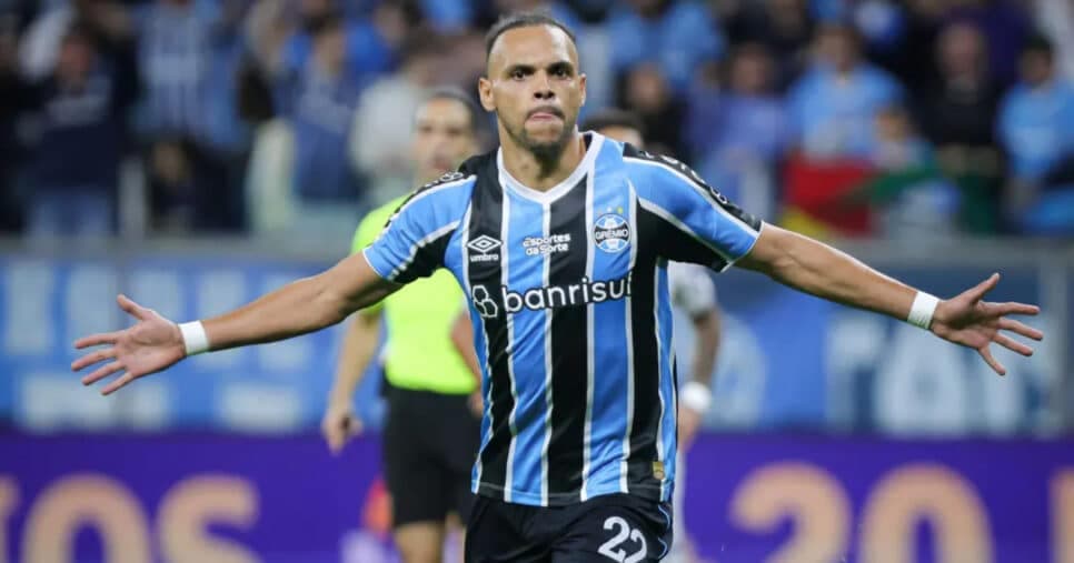 Braithwaite e +1 joia de R$ 15M estão fora no Grêmio para desespero de Mano Menezes