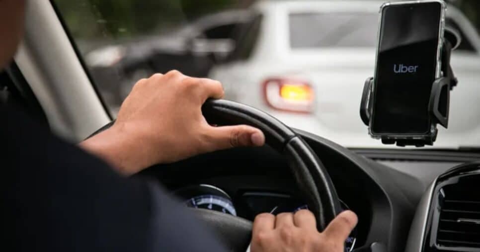 Motoristas aos prantos: Uber chega em 2025 com 3 exigências e crava proibição em carros populares