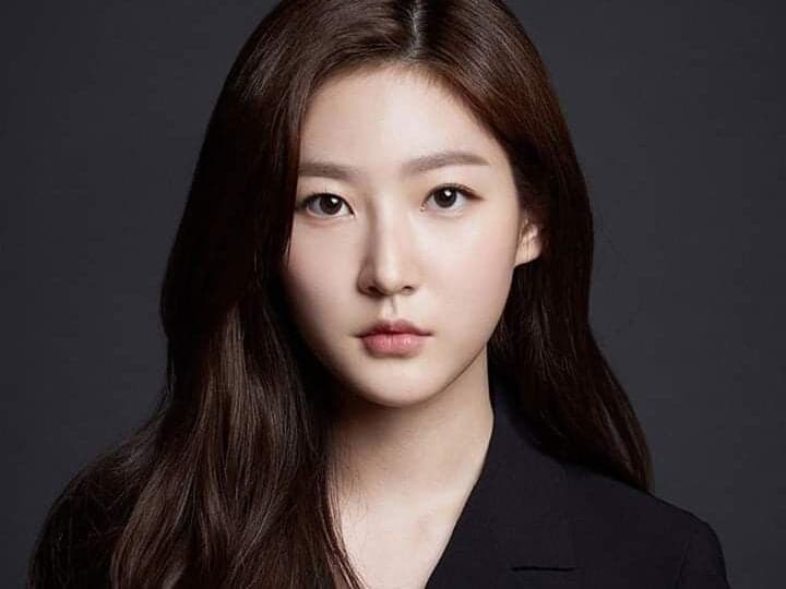 Kim Sae-ron, famosa atriz, morreu aos 24 anos (Foto: Reprodução/ Internet) Kim Sae-ron, famosa atriz, morreu aos 24 anos (Foto: Reprodução/ Internet)