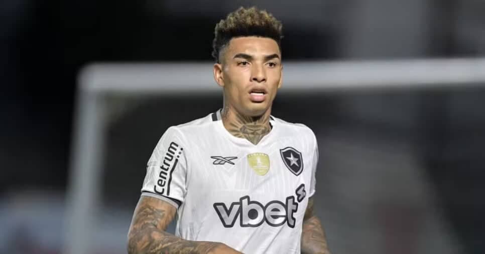 Para ser titular e substituto de Igor Jesus: Craque de R$ 25 milhões tem chegada preparada no Botafogo