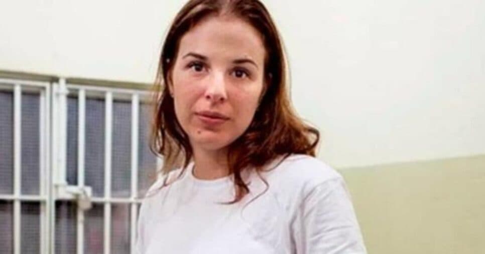 Suzane Von Richthofen dá nome do marido ao filho e decide mostrar rosto da criança: "Deus me perdoou"