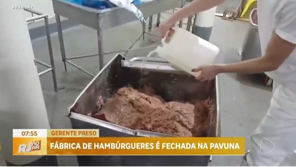 Uma tonelada de alimentos foram descartados (Foto Reprodução/R7)