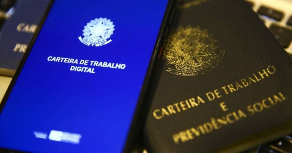 Adeus, 1h de almoço: Lei trabalhista em vigor em 2025 traz pausa de apenas 15 minutos à lista de CLTs