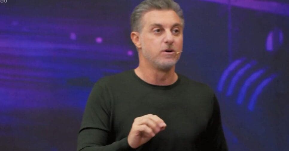 O motivo pelo qual Luciano Huck quer gastar bilhões para comprar rival do Nubank no Brasil