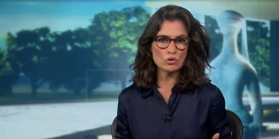 Renata Vasconcellos no Jornal Nacional (Foto: Reprodução / Globo)