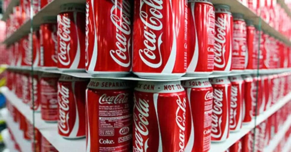 R$423M: Coca-Cola desce o facão e decide encerrar produção de bebida popular após 9 anos