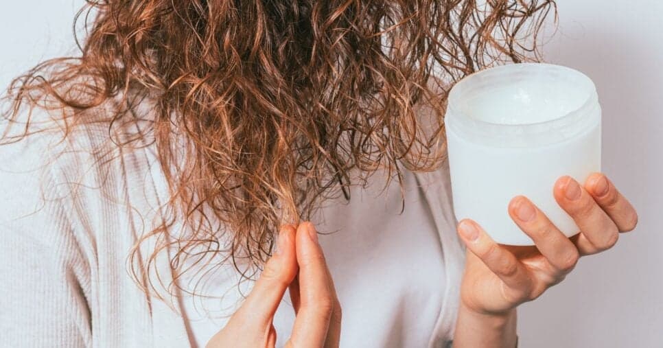 Adeus, chapinha: Substituto da progressiva deixa o cabelo liso escorrido com 3 alimentos