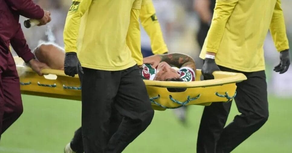 Cano sofre lesão em campo - Foto: Thiago Ribeiro/AGIF Cano sofre lesão em campo - Foto: Thiago Ribeiro/AGIF