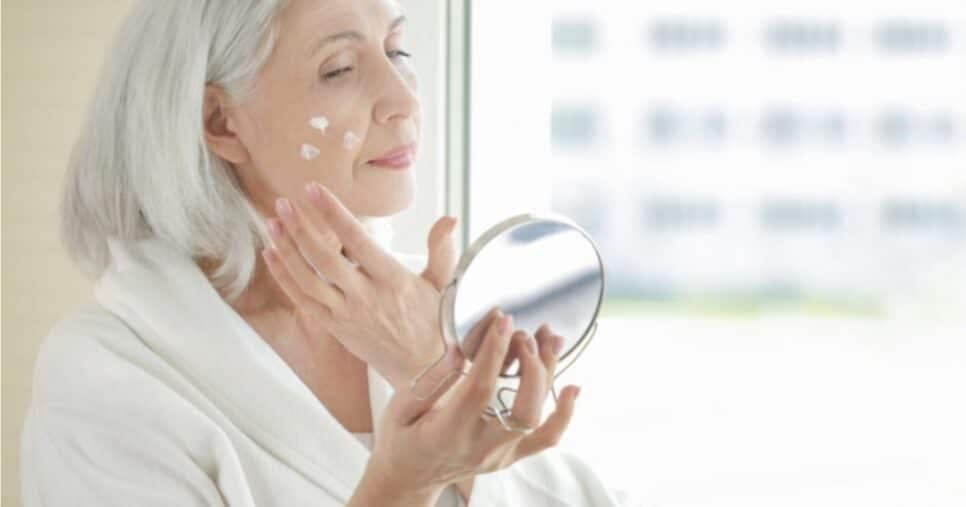 Creme noturno natural traz bomba de colágeno e livra pele das rugas