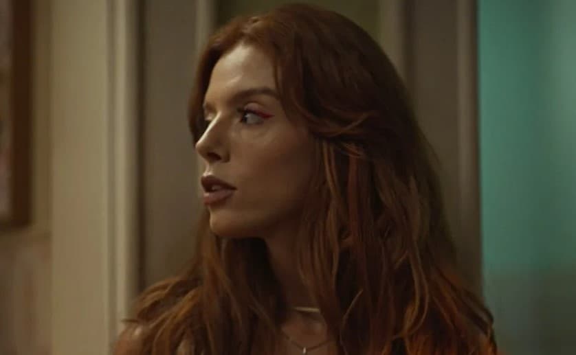 Kami (Giovanna Lancellotti) em cena de Dona de Mim (Foto: Reprodução / Globo) Kami (Giovanna Lancellotti) em cena de Dona de Mim (Foto: Reprodução / Globo)
