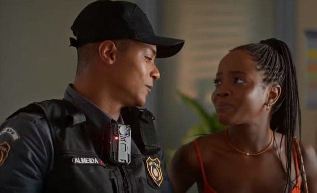 Marlon e Leona celebram final feliz em Dona de Mim (Foto: Reprodução / Globo) Marlon e Leona celebram final feliz em Dona de Mim (Foto: Reprodução / Globo)