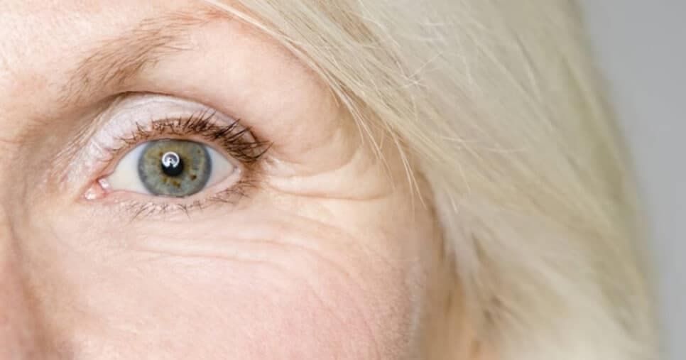 Fim das rugas e manchas: Apenas uma colher de chá desse óleo pode rejuvenescer a pele