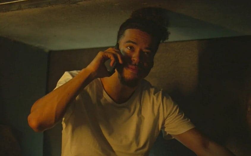 Ryan (L7nnon) em cena de Dona de Mim (Foto: Reprodução / Globo)


