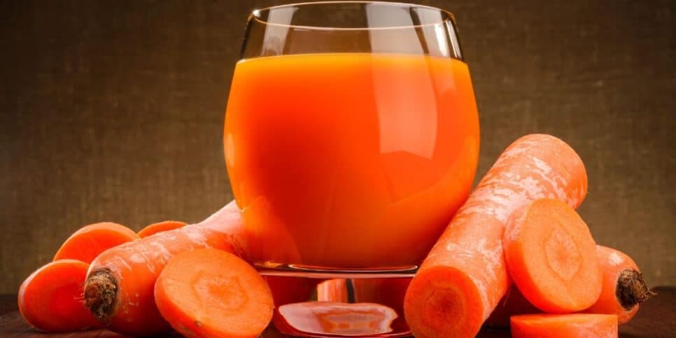 Suco de cenoura ajuda a aumentar a fertilidade (Reprodução: Canva)