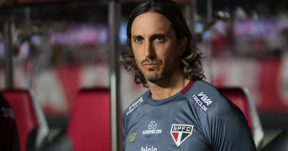 São Paulo arma +1 contratação para substituir dupla de Arboleda (Foto: Marco Miatelo/AGIF) zubeldía São Paulo arma +1 contratação para substituir dupla de Arboleda (Foto: Marco Miatelo/AGIF) zubeldía