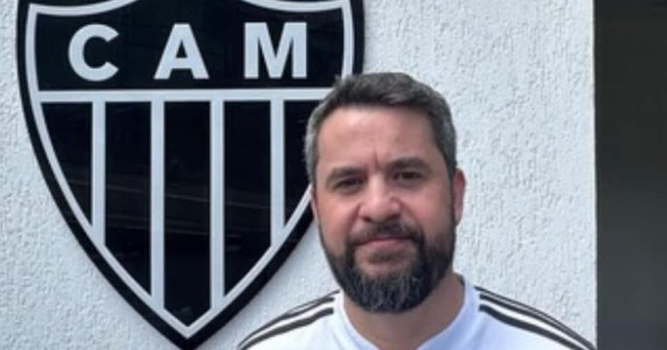 Rodrigo Weber era do Galo (Foto: André Ribas / ge)