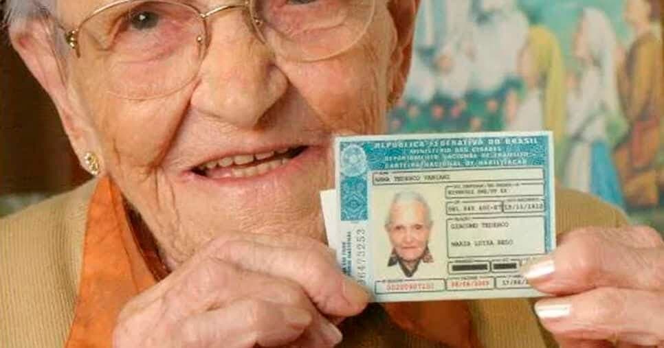 Detran libera benefício exclusivo para idosos 60+ com CNH em 3 passos sem sair de casa