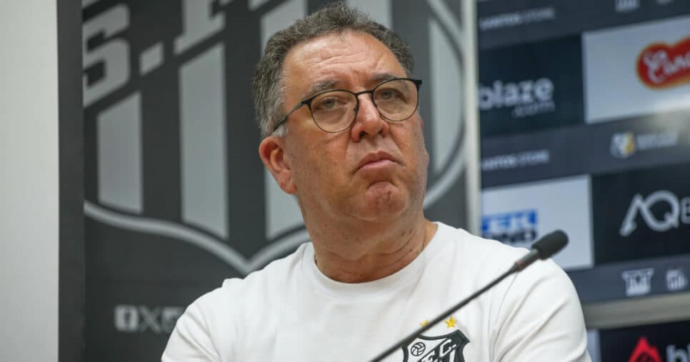 Teixeira comunica Cuca e prepara contratação de meio-campista para reforçar o Santos em 2026