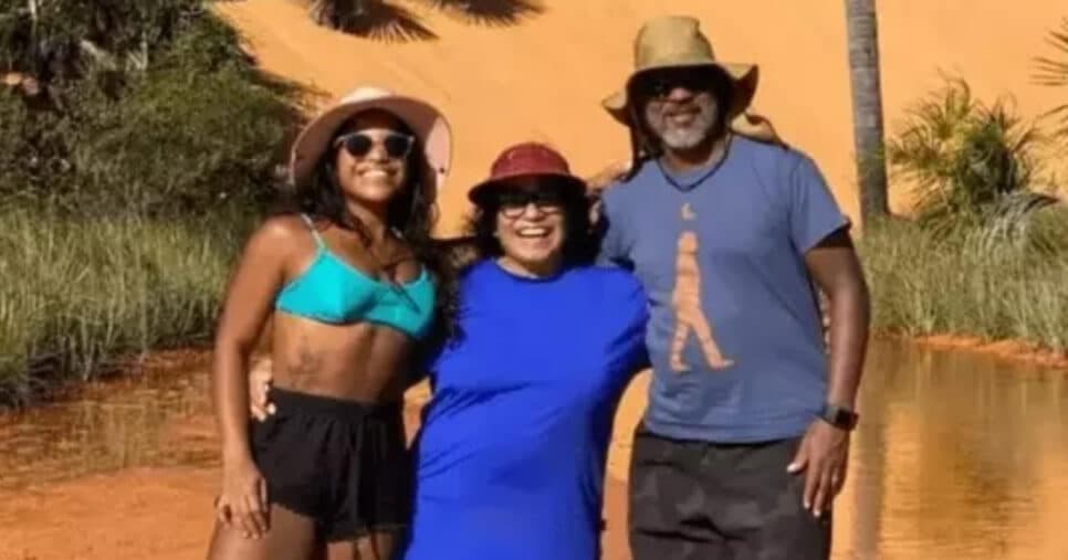 juliana ao lado dos pais (Foto: Reprodução/Instagram)