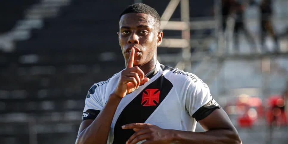 O volante jogou apenas um jogo pelo Vasco em 2025 (Reprodução: Matheus Lima)