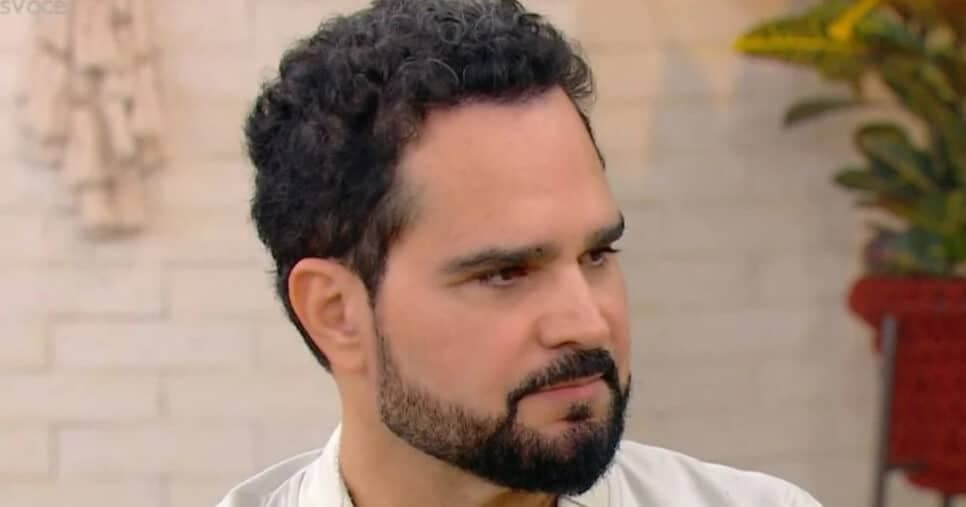 Repórter embarga a voz com o que ouve de Luciano Camargo ao vivo e assume: "Fiquei até nervosa"