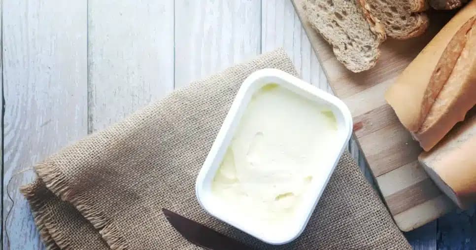 Margarinas e manteigas são essenciais para a culinária e dia a dia dos brasileiros (Foto Reprodução/Canva) Margarinas e manteigas são essenciais para a culinária e dia a dia dos brasileiros (Foto Reprodução/Canva)