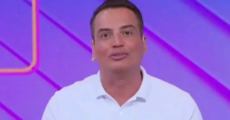 Léo Dias está fora do ar no Fofocalizando e agora já descobrimos o porquê: "Eu resolvi"