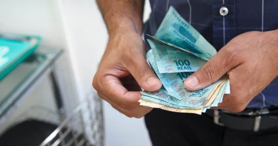 Nada de R$ 1621: Quais estados devem aumentar o valor do salário mínimo regional em 2026?