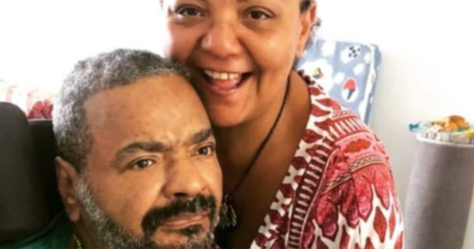 Esposa de Arlindo Cruz revela orgasmo com o cantor no hospital após AVC e polemiza: "Meti a mão"