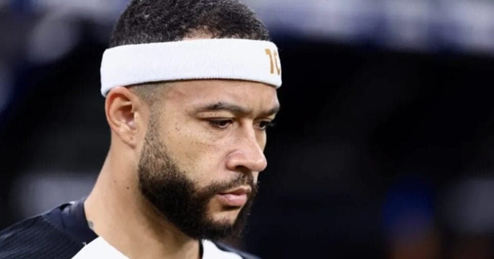 Corinthians joga contrato na mesa e decide o que acontecerá com Memphis em meio à dívida de R$11M