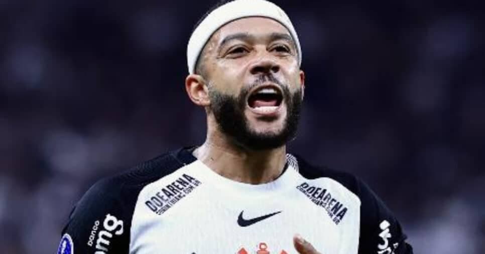 Corinthians toma decisão sobre rescisão contratual de Depay (Foto: Marcello Zambrana/AGIF) Corinthians toma decisão sobre rescisão contratual de Depay (Foto: Marcello Zambrana/AGIF)