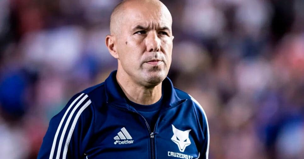 $44M: Léo Jardim lida com reforço mais caro da história fora no Cruzeiro prestes a enfrentar o Atlético-MG