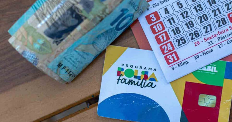 Cerca de 2 milhões de beneficiários do Bolsa Família vão pra lista de corte se não fizerem isso