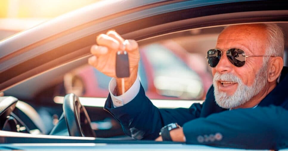 Carros serão isentos de impostos para idosos? Veja como está a lei projetada