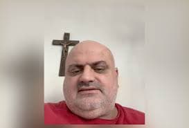 Influenciador cristão é esfaqueado e morre durante transmissão ao vivo em rede social Influenciador cristão é esfaqueado e morre durante transmissão ao vivo em rede social