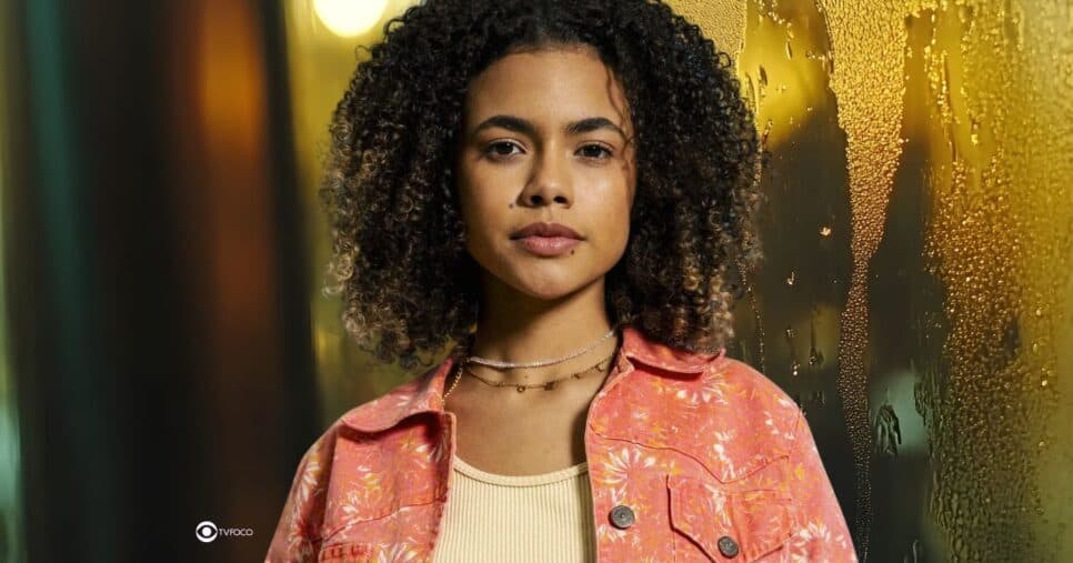 Joélly (Alana Cabral) em Três Graças (Foto: Reprodução / Globo / Montagem TV Foco) Joélly (Alana Cabral) em Três Graças (Foto: Reprodução / Globo / Montagem TV Foco)