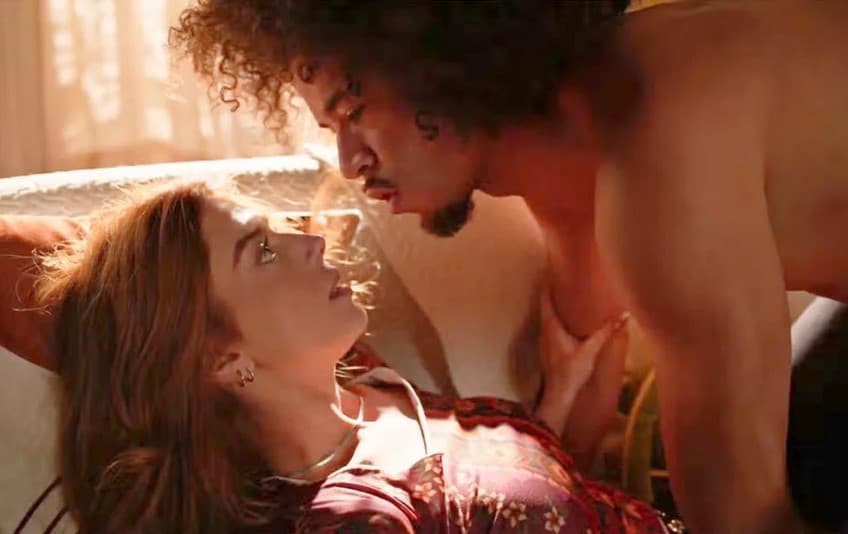 Kami (Giovanna Lancellotti) e Ryan (L7nnon) em cena de Dona de Mim (Foto: Reprodução / Globo)
Kami (Giovanna Lancellotti) e Ryan (L7nnon) em cena de Dona de Mim (Foto: Reprodução / Globo)