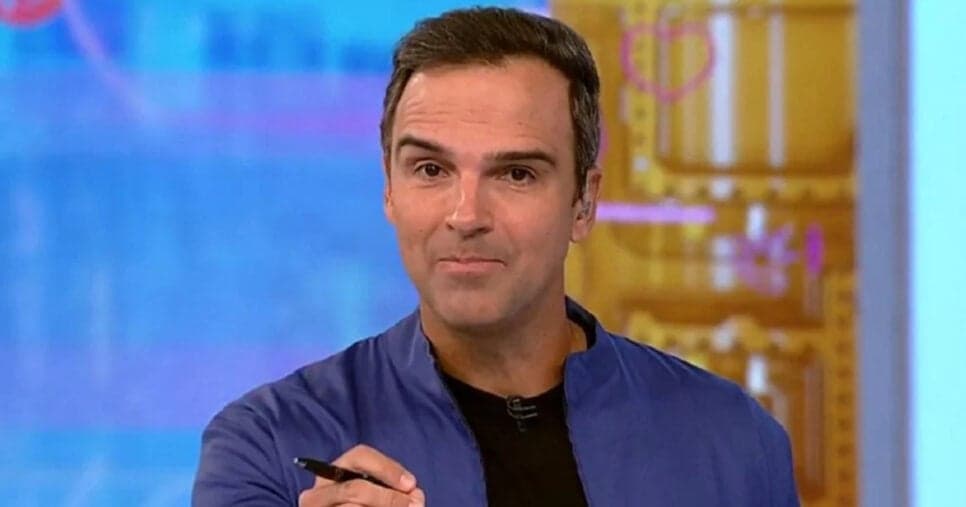 Tadeu Schmidt apresentador do BBB26 (Foto: TV Globo)