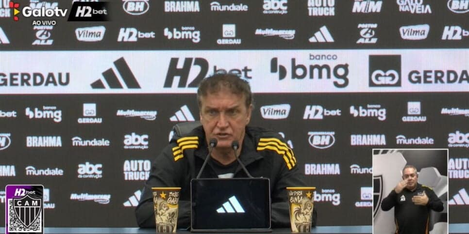 Cuca bate martelo sobre assinar com rival do Atlético-MG em 2026