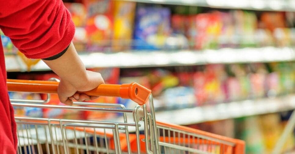 Descanse em paz: Rede de supermercados encerra atividades e lacra mais de 100 unidades