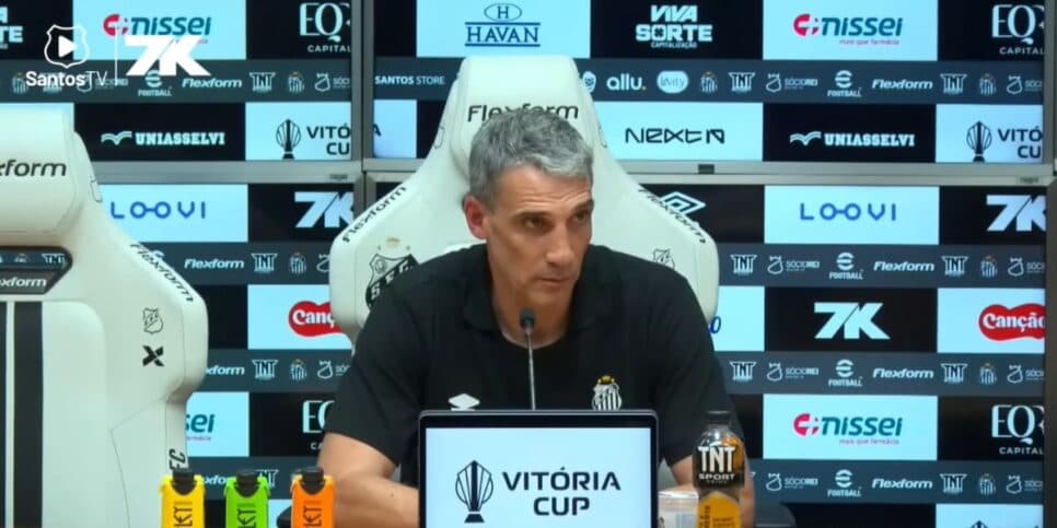 Teixeira comunica Vojvoda e aprova dispensa 10 jogadores no Santos em 2026