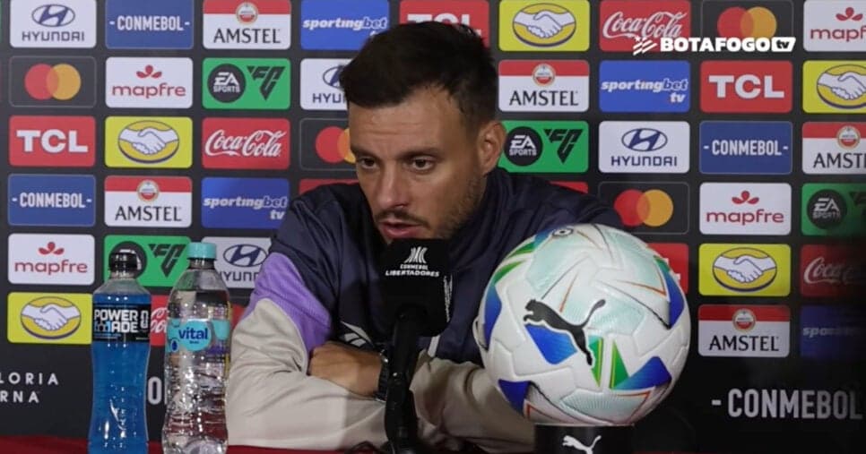 Martín Anselmi toma decisão no Botafogo e barra zagueiro de R$ 15M hoje (27/02)