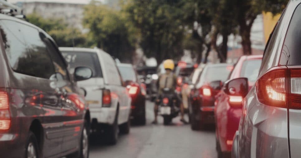 Nova cobrança por congestionamento e estacionamento público: Projeto de lei prepara 2 rombos a motoristas