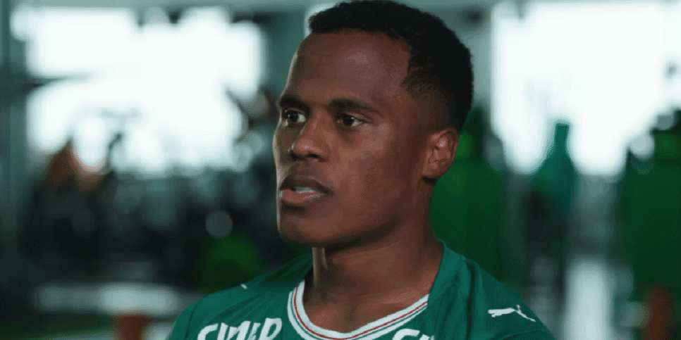Mal chegou e já está de mudança: Jhon Arias recebe chamado para jogar fora do Palmeiras em 2026