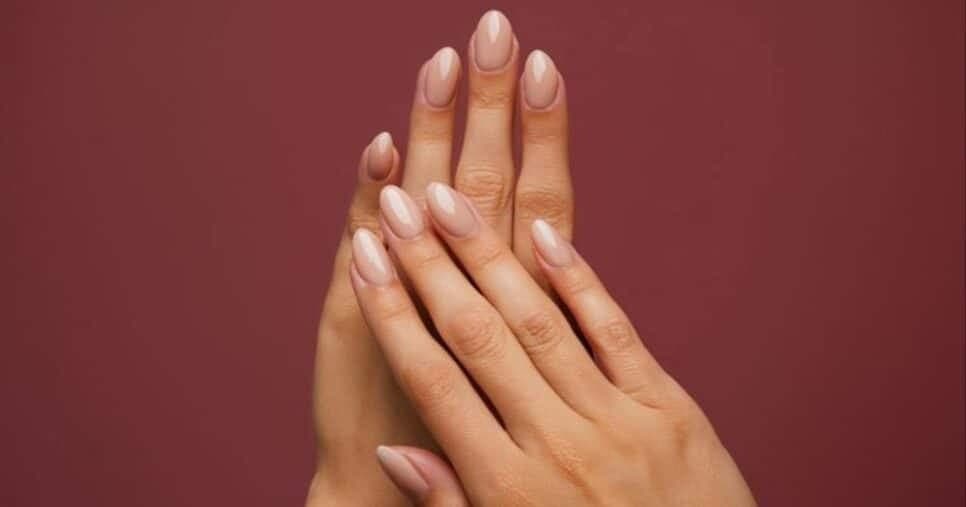 Manicures não te contam: 5 passos definitivos para fazer o esmalte durar 15 dias