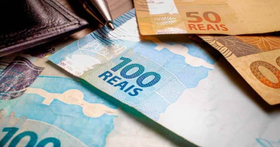Em todo o Brasil: Novo projeto prepara salário mínimo de R$3 mil a esses profissionais