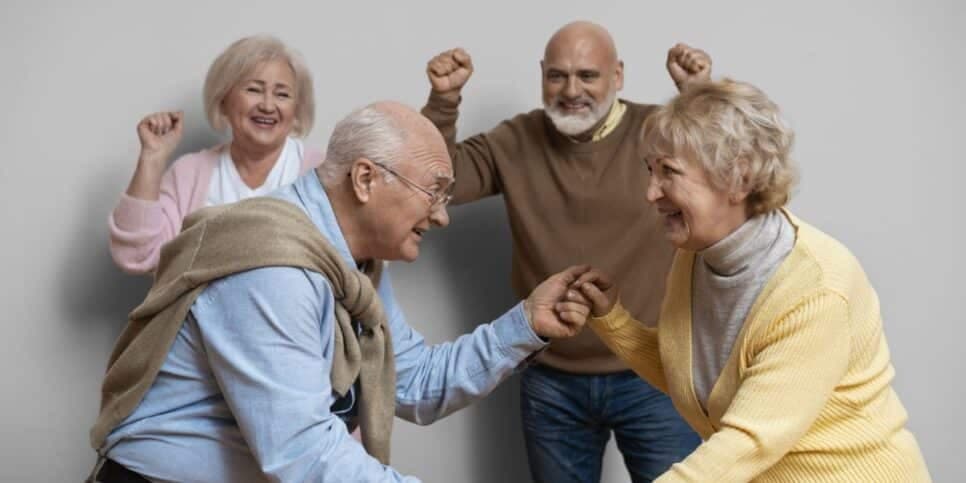 Empresas podem demitir idosos acima de 60 anos? O que diz a lei