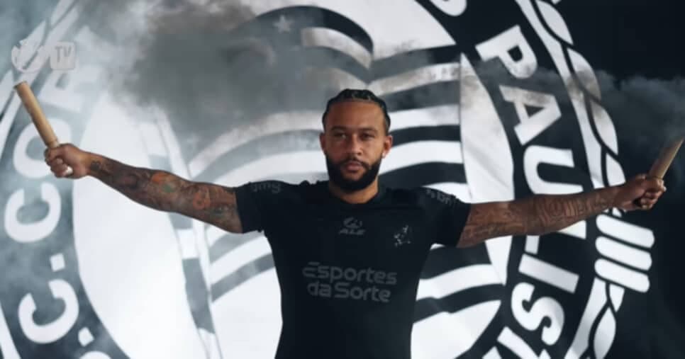 Depay no Corinthians (Foto: Corinthians TV) Depay no Corinthians (Foto: Corinthians TV)