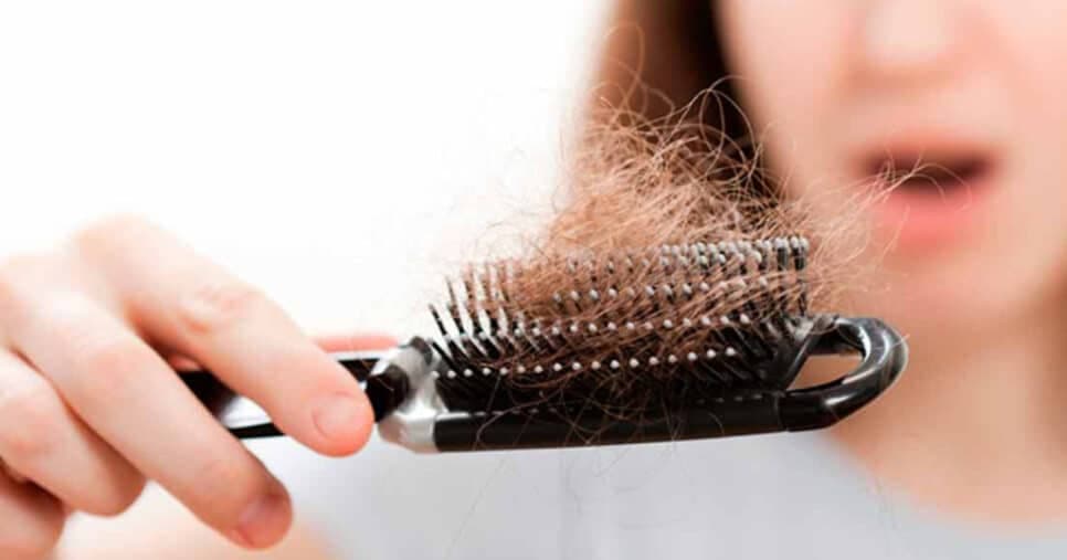 Suplemento de colágeno reverte a queda de cabelo? Dermato diz a verdade