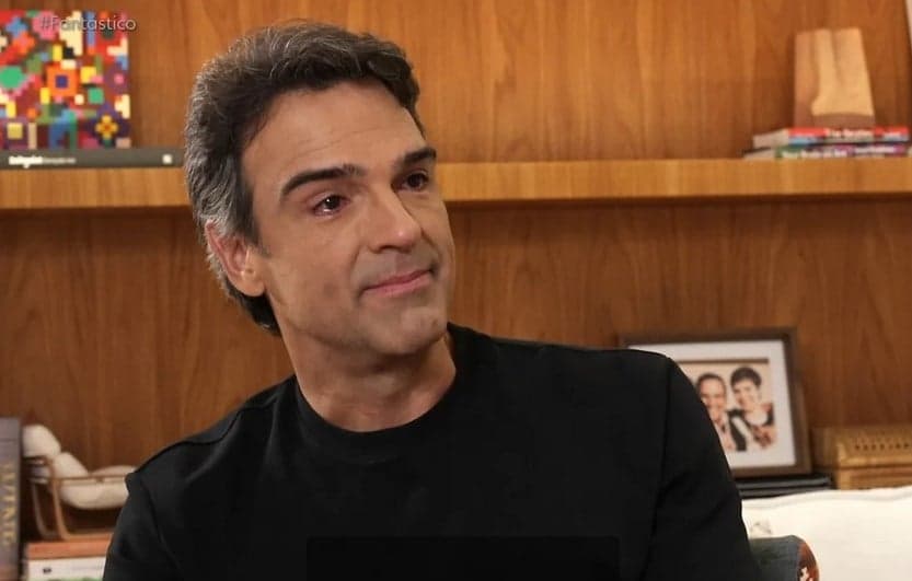 Tadeu Schmidt no Fantástico (Foto: Reprodução / Globo)

